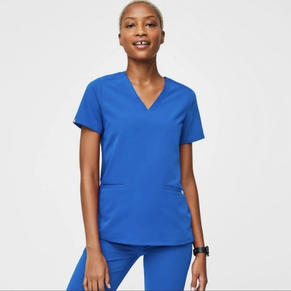FIGS Casma Three Pocket Scrub Top in Royal Blue Size XXL